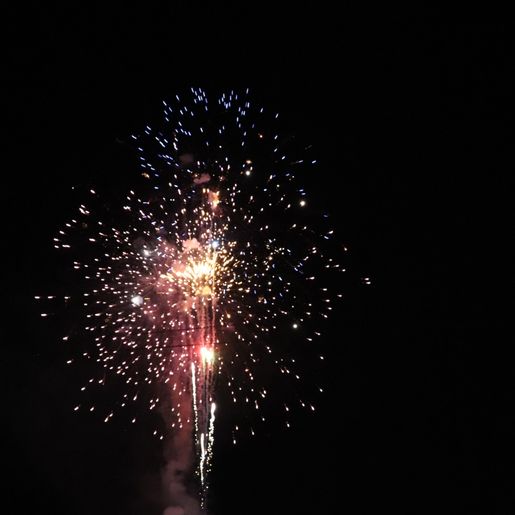 Réveillon tem queima de fogos em municípios do extremo-oeste