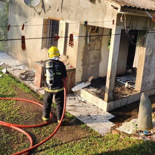 Incêndios com lareiras, fogões e aquecedores aumentam 150% no inverno em SC