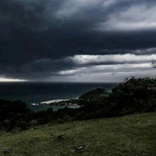 Véspera de Natal tem alerta de onda de calor e chuva forte em Santa Catarina