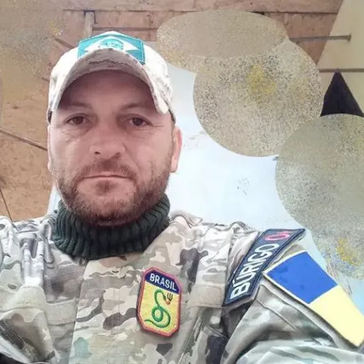 Brasileiro diz que foi informado sobre morte do filho na Ucrânia
