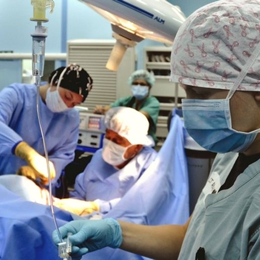 Mulher receberá indenização após gaze ser esquecida dentro do corpo dela