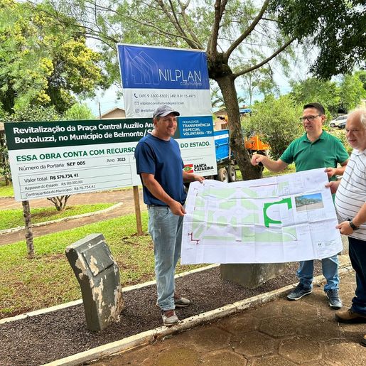 Iniciam obras de reforma e ampliação da praça central de Belmonte