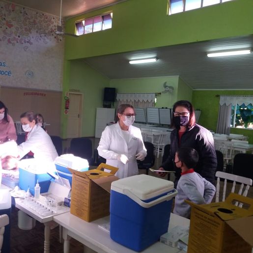 Sala de Vacinas recebe mais de 300 pessoas para imunização contra Influenza