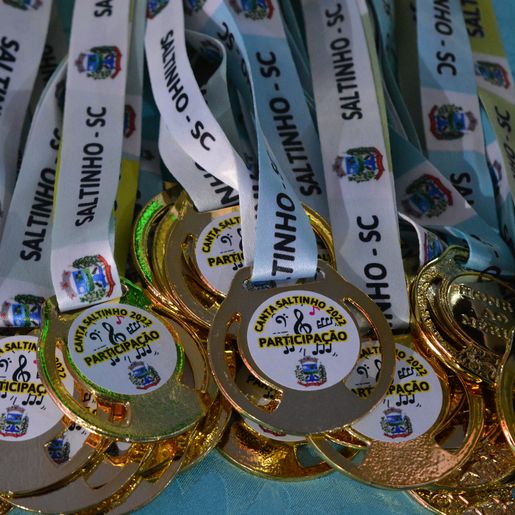 18 calouros sobem no palco do Canta Saltinho 2022