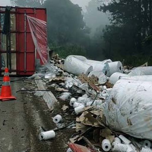Ciclista morre esmagada por caminhão de Guarujá do Sul na BR-153