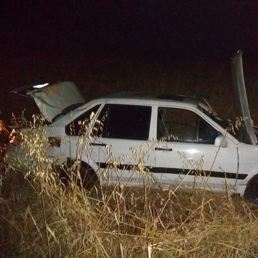 Carro capota e deixa três feridos em acidente na SC-161