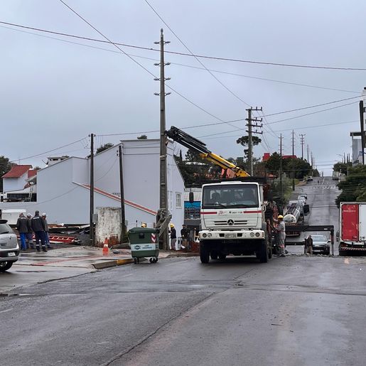 Temporal com ventos de até 100 km/h atinge São Miguel do Oeste e danifica 9 imóveis