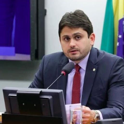 Ministro de Lula pede demissão do Ministério após denúncia da PGR