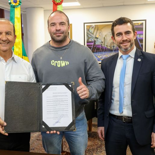 Governador sanciona lei que multa porte e uso de drogas em ambientes públicos