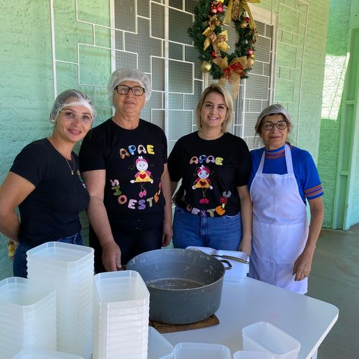Feijoada da APAE de São Miguel do Oeste vende mais de 400 marmitas