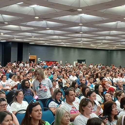 Trabalhadores em Educação suspendem estado de greve em Santa Catarina