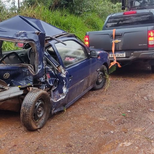 Dois veículos se envolvem em acidente na SC- 305 em Campo Erê