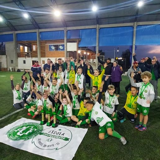 Escola da Chape de São Miguel do Oeste, conquista títulos no RS