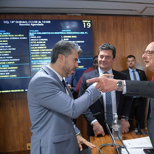 Senado aprova inclusão de dados de município e de estado em placas de veículos