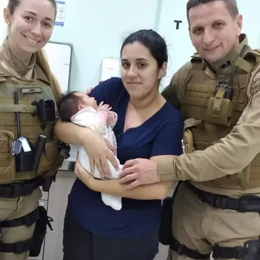 'Só pensa em salvar', diz policial que socorreu bebê de 10 dias em SC