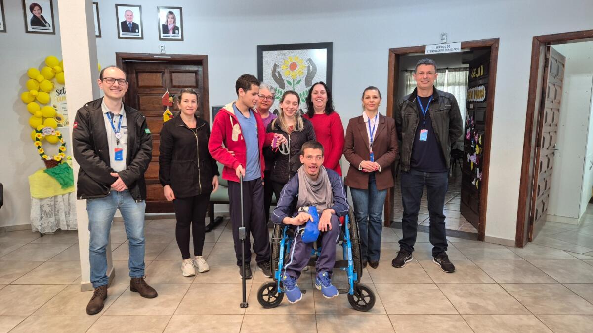 Estudantes do SENAI desenvolvem equipamentos adaptados para alunos da APAE