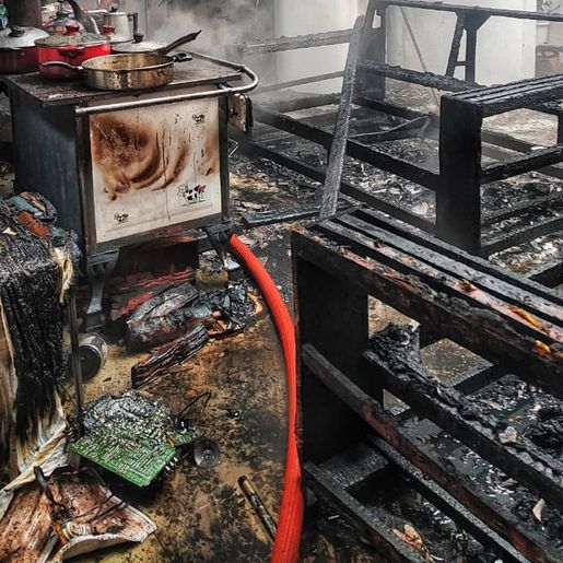 Incêndio atinge residência em Dionísio Cerqueira e deixa moradora hospitalizada