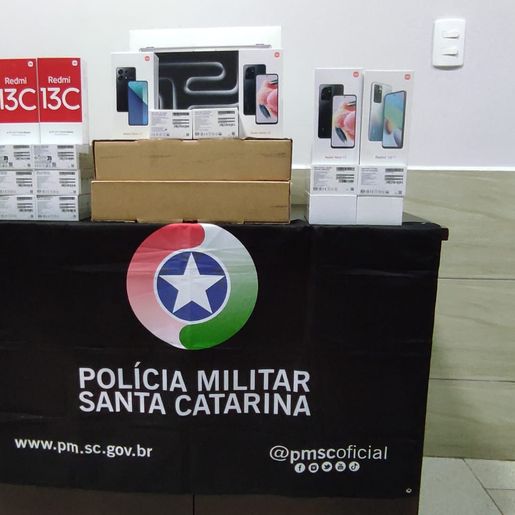 Polícia apreende mercadorias de contrabando e descaminho durante abordagem