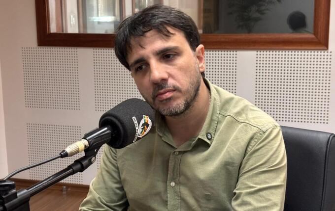 Renan Santos se manifesta após suspensão da candidatura e classifica decisão como "persecutória e ilegal”
