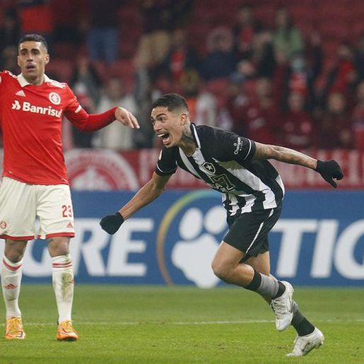 Mesmo com um a mais e pênalti a favor polêmico, Inter perde em casa para o Botafogo