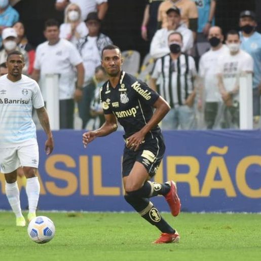 Grêmio perde para o Santos e volta para a vice-lanterna do Brasileirão