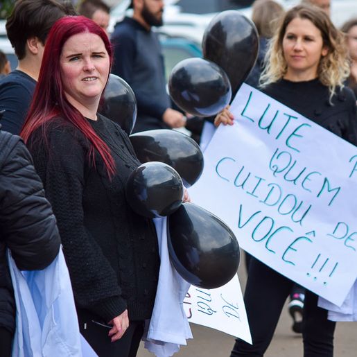 Piso da enfermagem: maioria do STF vota para manter suspenso piso da categoria