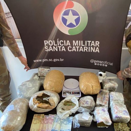 PM apreende quase 8 quilos de maconha e prende dois por tráfico em SMO