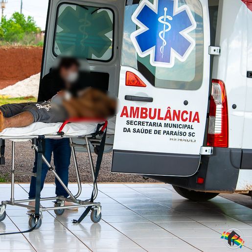 VÍDEO; Homem tenta defender mulher e acaba agredido com golpes de madeira na cabeça