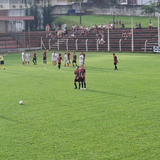 Guarani bate o CRM por 6 a 0 e garante liderança no Regional
