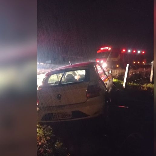 Mulher fica ferida em capotamento na BR-163 em Guarujá do Sul