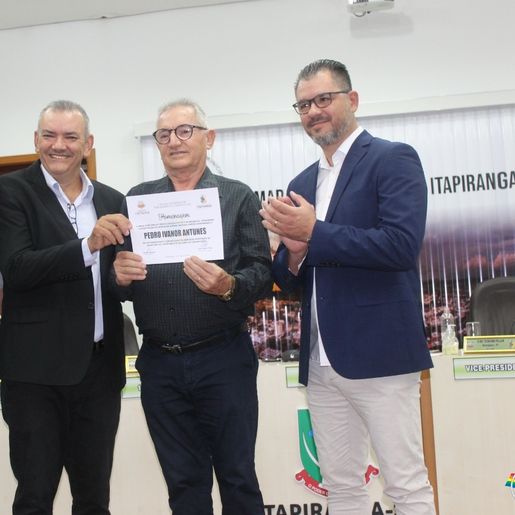 Profissionais da imprensa e escritores são homenageados em sessão solene