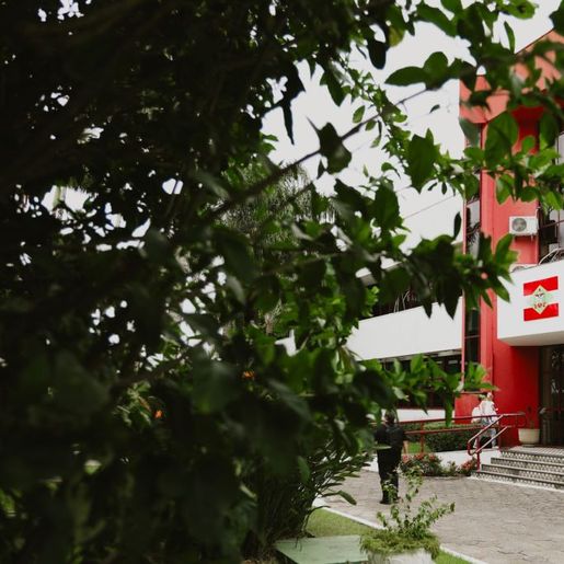 Governo de SC doa imóveis a prefeituras do Extremo Oeste