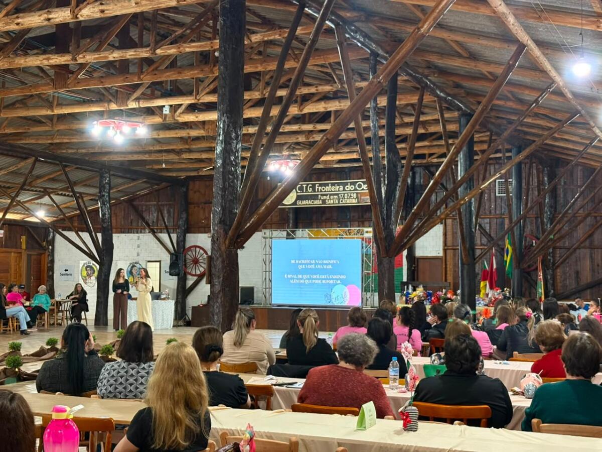Guaraciaba recebe encontro regional de mães e voluntárias das Apaes