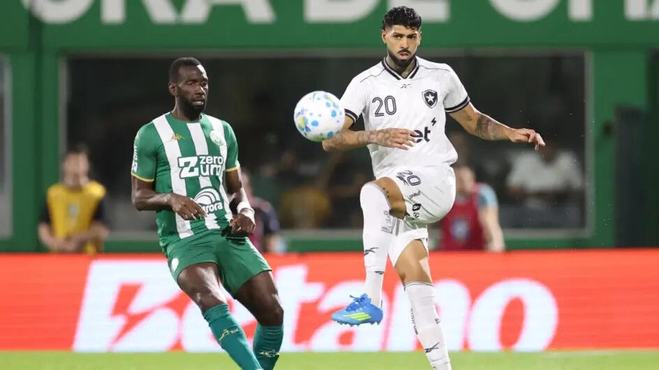 Chapecoense é goleada pelo Botafogo e segue na zona de rebaixamento da Série A