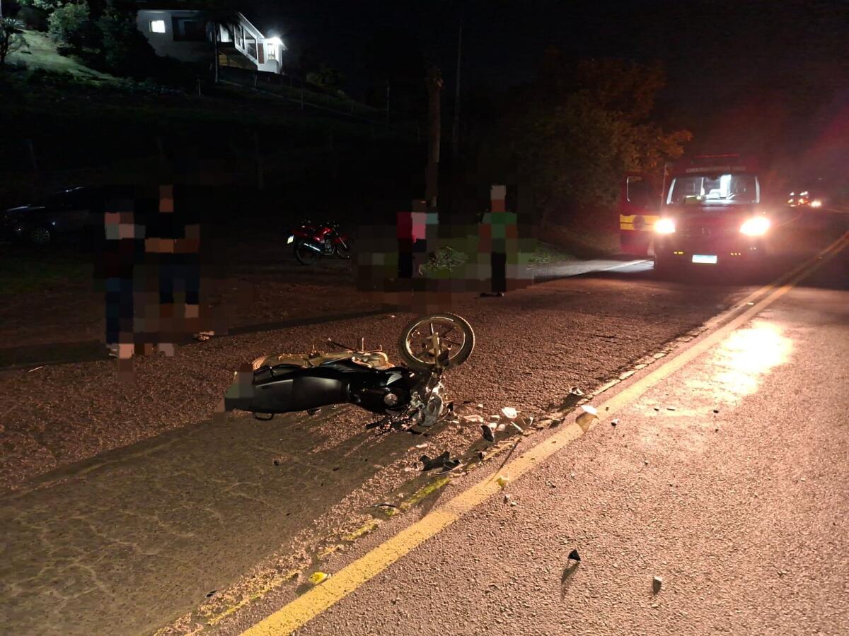 Mulheres ficam feridas em colisão entre carro e moto no interior de Itapiranga