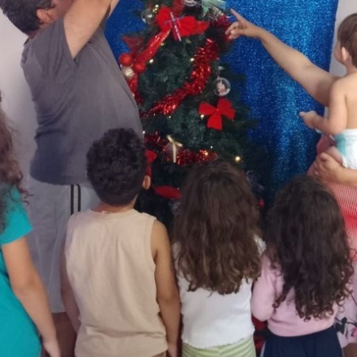 Pela primeira vez em 14 anos, cinco irmãos são adotados pela mesma família em SC