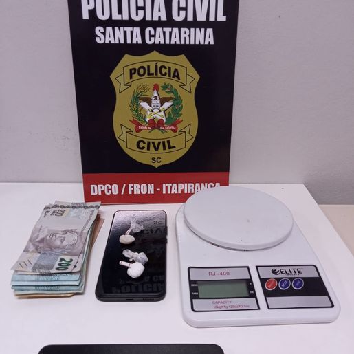 Polícia apreende droga e arma de fogo e prende traficante em Itapiranga