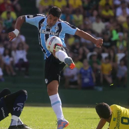 Suárez perde mais um pênalti e Grêmio sofre virada para o Ypiranga em Erechim