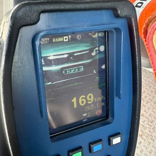 Radar flagra carro a 169 km/h durante operação da PRF em SC