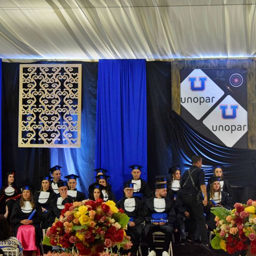 Unopar e Anhanguera realizam formatura de 30 alunos em SMO