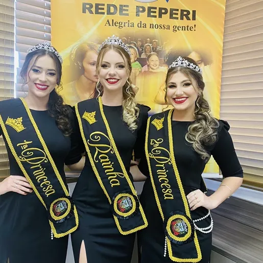 Soberanas da FAIC visitam Rádio Itapiranga