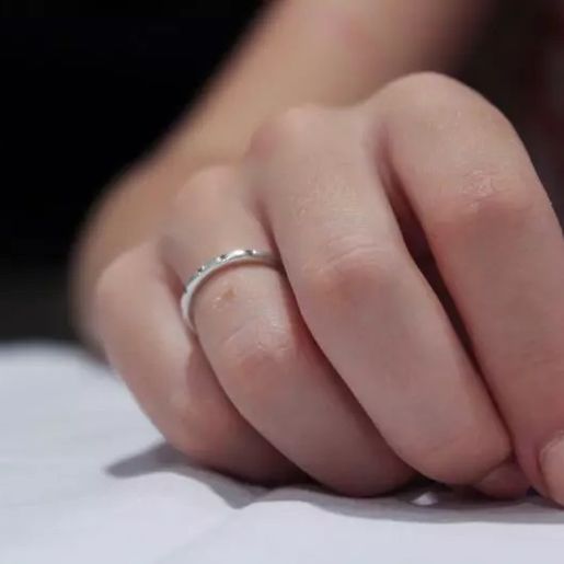 Caso de prefeito e adolescente expõe alerta para casamento infantojuvenil