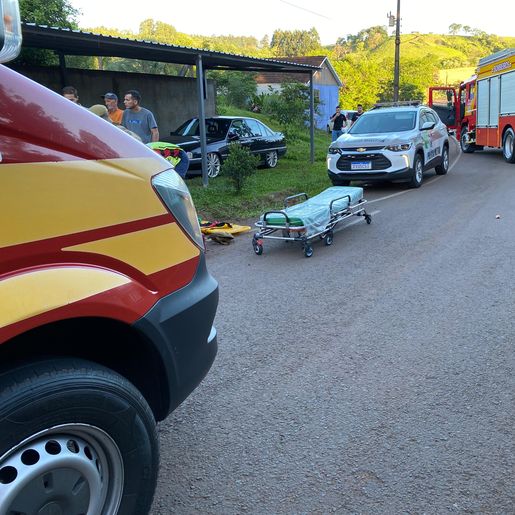 Acidente de moto deixa homem gravemente ferido no interior de SMO