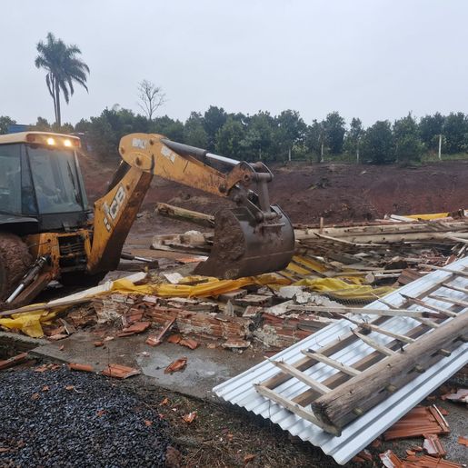 Chapecó registra danos pontuais após fortes ventos e chuva intensa
