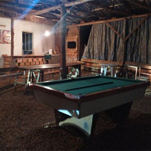 Briga em bar termina com homem ferido a tiros