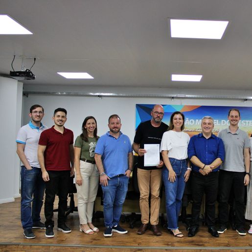 Zanardi assina ordens de serviço para Centro de Inovação e muros em escolas e creches