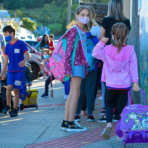 Escolas vão proibir a entrada de guloseimas em SC; confira lista
