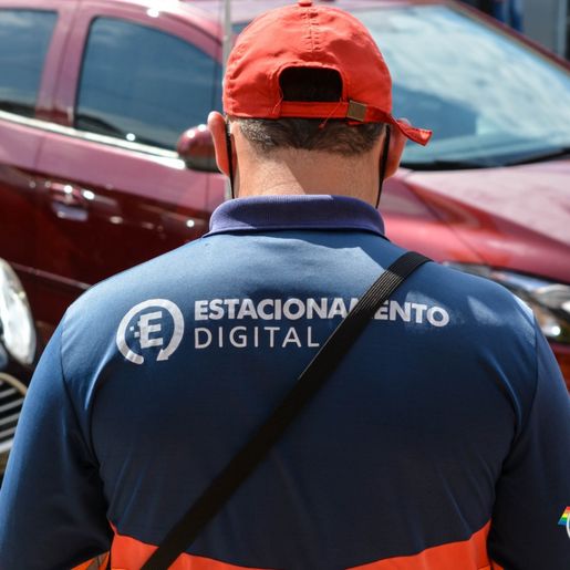 Estacionamento digital emite nota sobre reclamação de mãe de menino autista