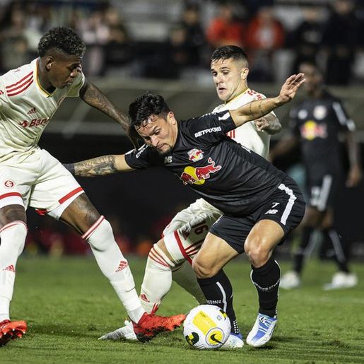 Com gols de Johnny e De Pena, Inter vence o Bragantino e encerra "empatite" no Brasileirão