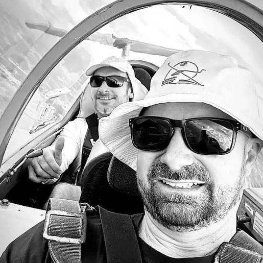 Carro cai dentro de rio e dirigentes de aeroclube morrem em SC